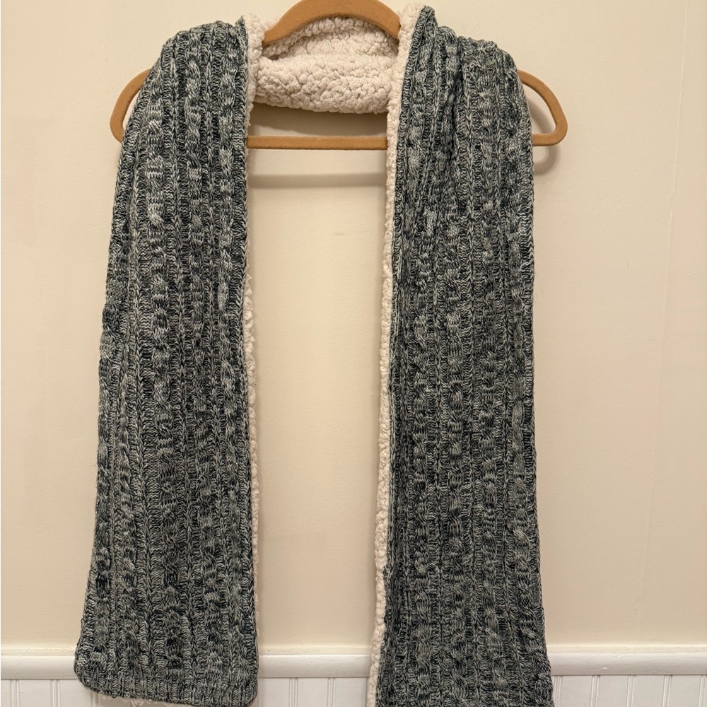 Cozy Gray Knit Scarf with Cream Lining